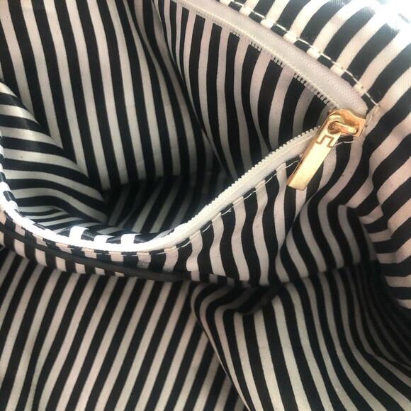 Expressions NYC shoulder bag satchel style - Picture 7 of 11